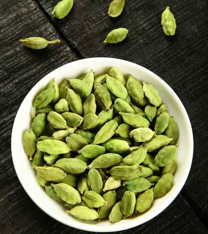 Large Size Cardamom: To add an awesome spicy smell to your favorite dishes.